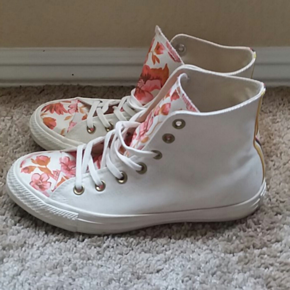 Converse - Picture 3 of 4